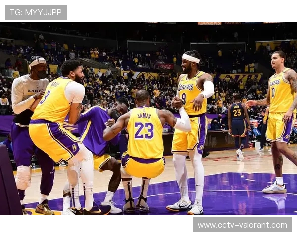 朗斯客场防守体系瓦解，马赛边路突破成制胜关键